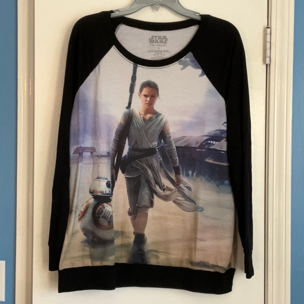 Star Wars Her Universe Rey Long Sleeve shirt
